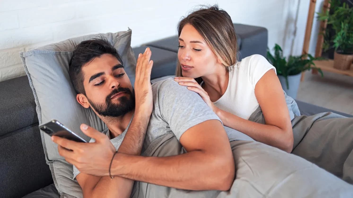 if-your-partner-does-these-things-theyre-not-taking-the-relationship-seriously.webp