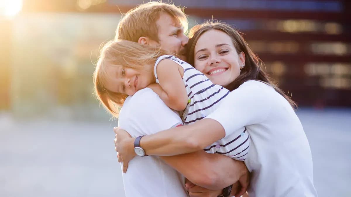 children-who-get-more-hugs-have-bigger-brains.webp